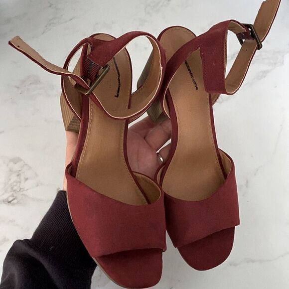 Universal thread platform sandals NWOT - Picture 5 of 5